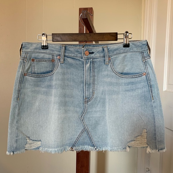 American Eagle Outfitters Dresses & Skirts - American Eagle Light Wash Distressed Denim Skirt